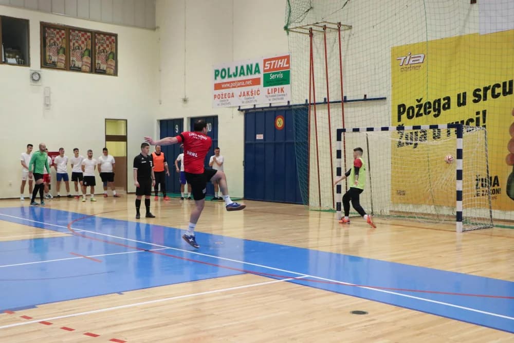 (FOTO)Završnica Katoličke malonogometne lige Požeške biskupije