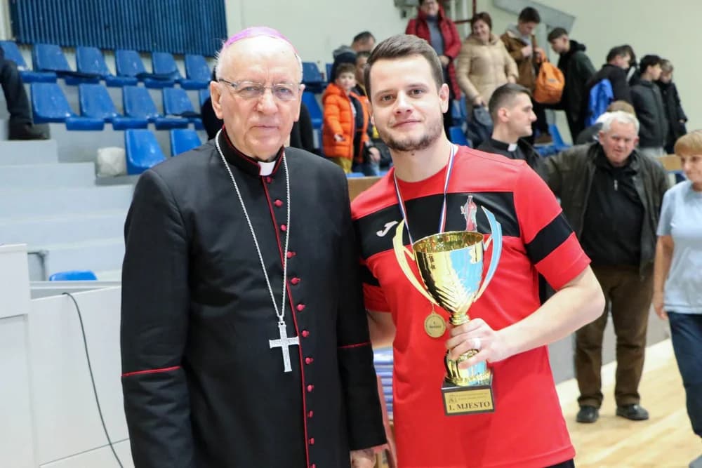 (FOTO)Završnica Katoličke malonogometne lige Požeške biskupije