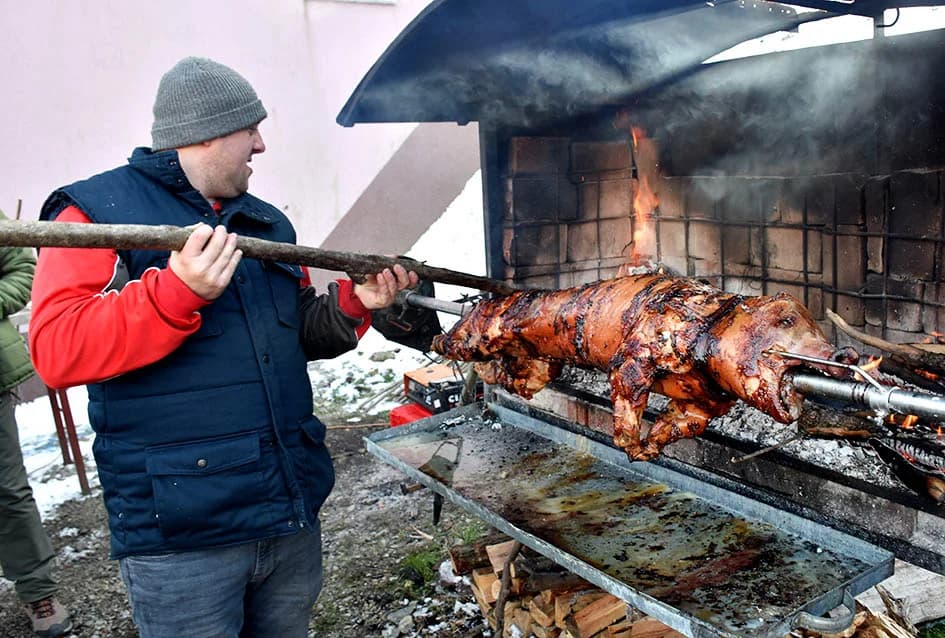 OBRED VINCELOVA OBAVLJEN KOD ŠKORE U MITROVCU: Najavljena nova vinogradarska godina