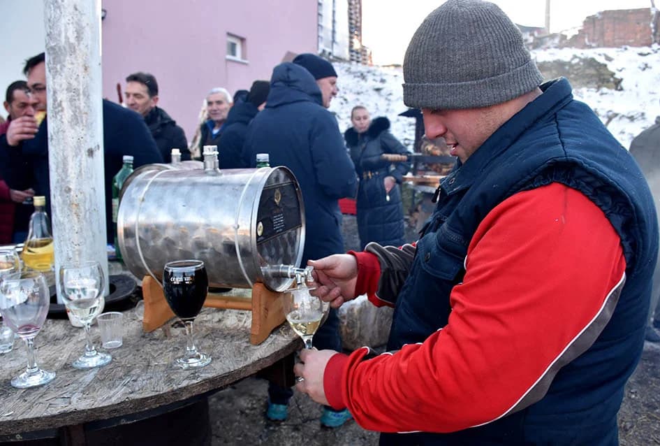 OBRED VINCELOVA OBAVLJEN KOD ŠKORE U MITROVCU: Najavljena nova vinogradarska godina
