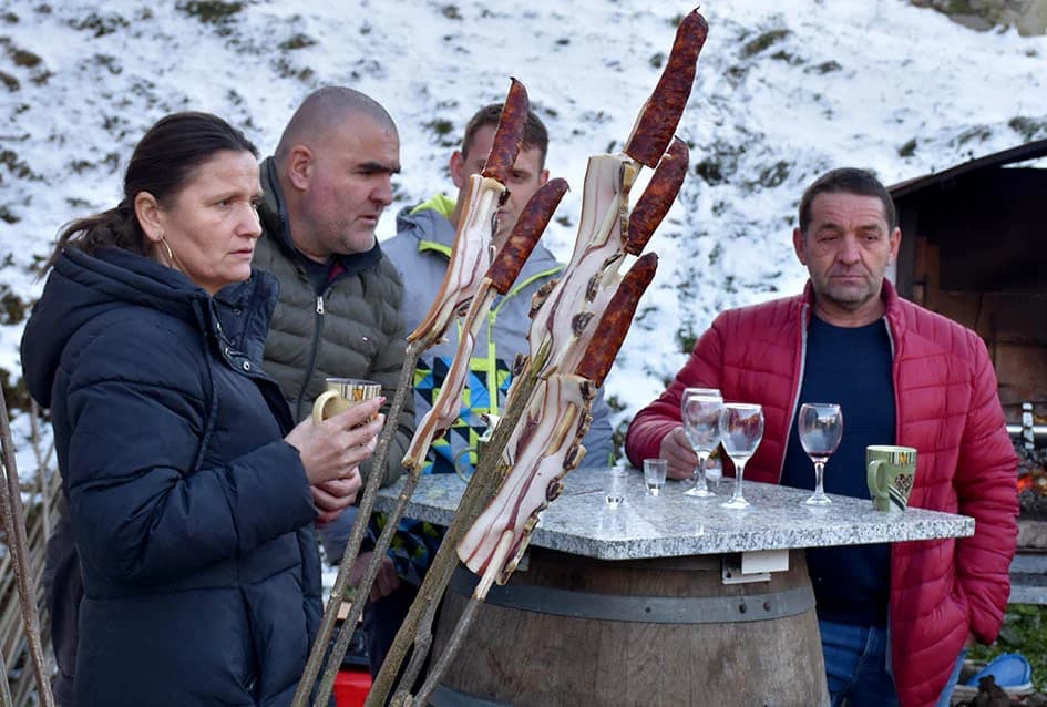 OBRED VINCELOVA OBAVLJEN KOD ŠKORE U MITROVCU: Najavljena nova vinogradarska godina