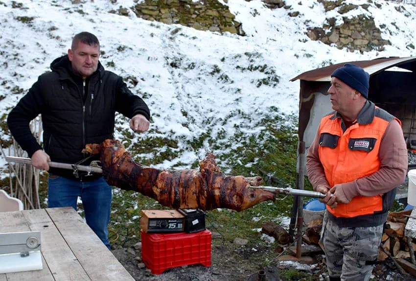 OBRED VINCELOVA OBAVLJEN KOD ŠKORE U MITROVCU: Najavljena nova vinogradarska godina