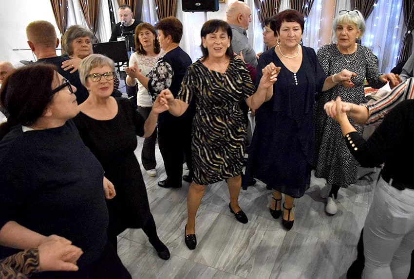 Ludovalo i plesalo se do iza ponoći (FOTO)