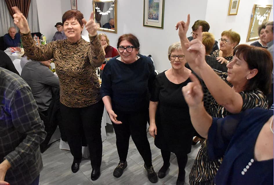 Ludovalo i plesalo se do iza ponoći (FOTO)