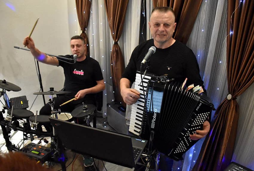 Ludovalo i plesalo se do iza ponoći (FOTO)