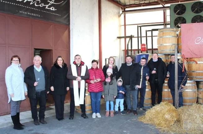 Svečano obilježili Vincelovo u tvrtki Vina Markota uz blagoslov vinove loze, pjesmu i druženje