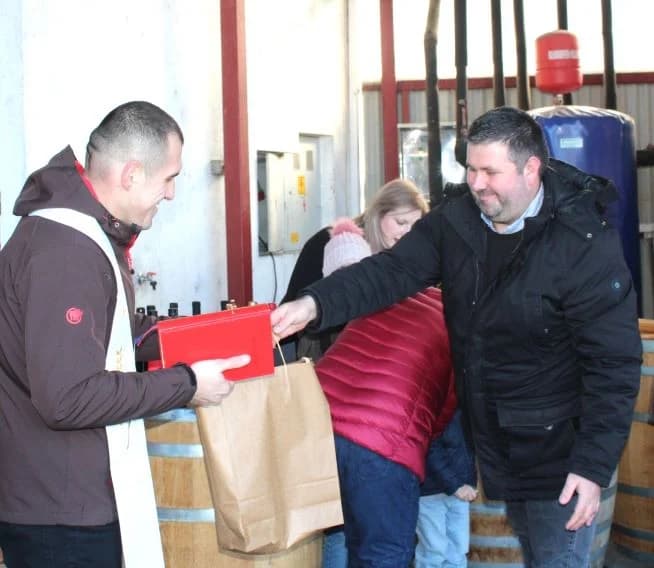 Svečano obilježili Vincelovo u tvrtki Vina Markota uz blagoslov vinove loze, pjesmu i druženje