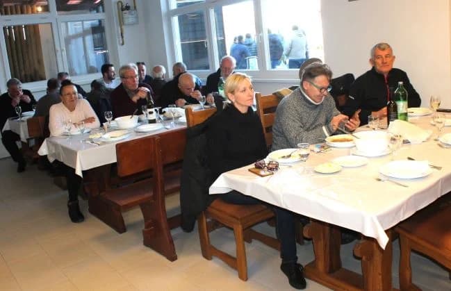 Svečano obilježili Vincelovo u tvrtki Vina Markota uz blagoslov vinove loze, pjesmu i druženje