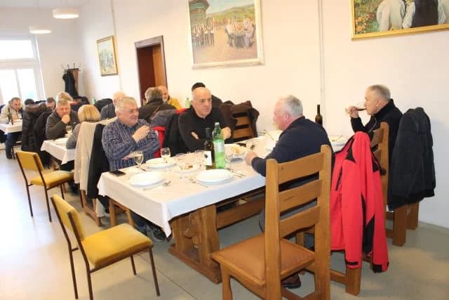 Svečano obilježili Vincelovo u tvrtki Vina Markota uz blagoslov vinove loze, pjesmu i druženje