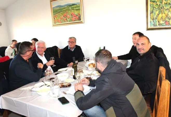 Svečano obilježili Vincelovo u tvrtki Vina Markota uz blagoslov vinove loze, pjesmu i druženje