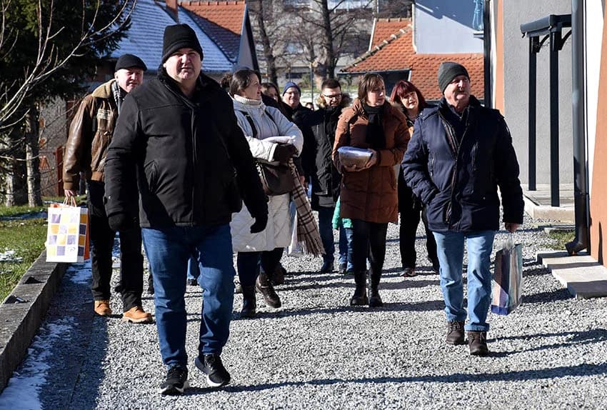 /FOTO/ Pojeden pršut od 12 kilograma i dvije stotine sarmi
