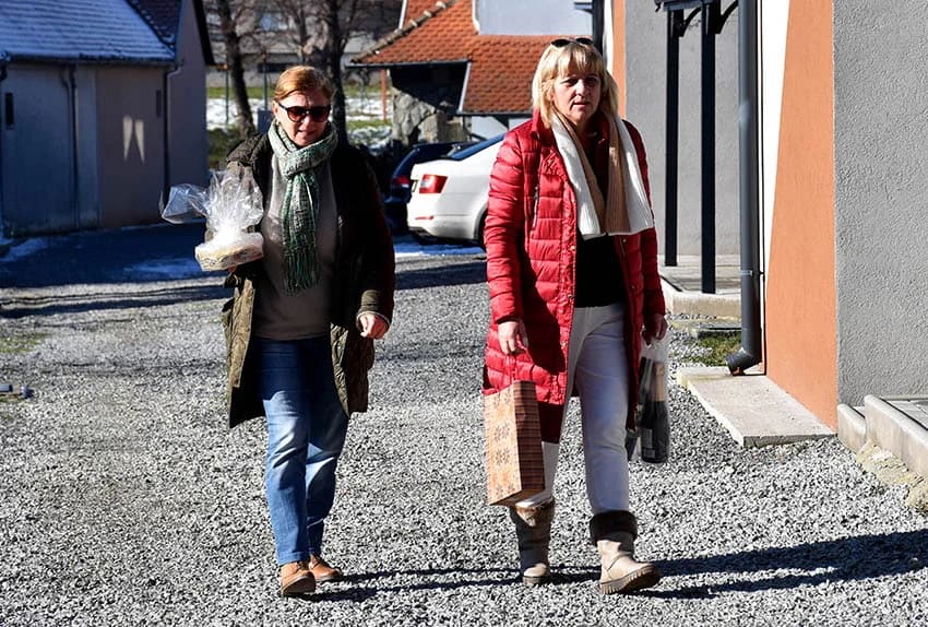 /FOTO/ Pojeden pršut od 12 kilograma i dvije stotine sarmi