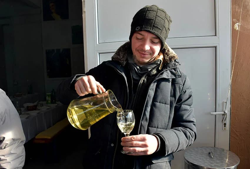 /FOTO/ Pojeden pršut od 12 kilograma i dvije stotine sarmi