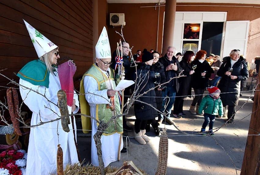 /FOTO/ Pojeden pršut od 12 kilograma i dvije stotine sarmi