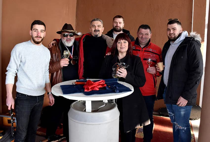 /FOTO/ Pojeden pršut od 12 kilograma i dvije stotine sarmi