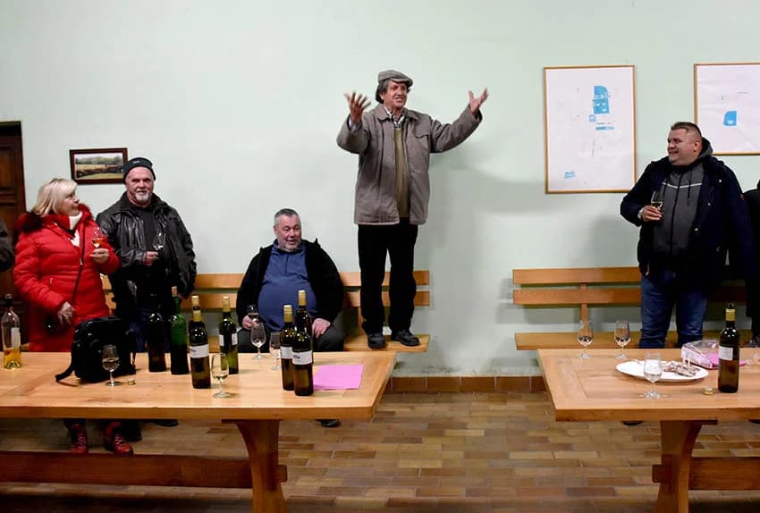 VINCELOVO KOD ENJINGIJA U HRNJEVCU: Brojni uzvanici slavili početak radova u vinogradu