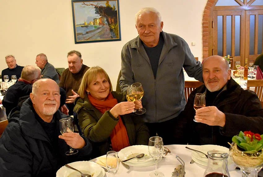 VINCELOVO KOD ENJINGIJA U HRNJEVCU: Brojni uzvanici slavili početak radova u vinogradu