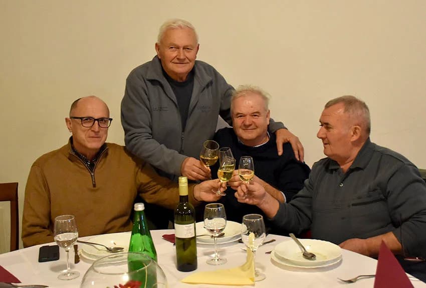 VINCELOVO KOD ENJINGIJA U HRNJEVCU: Brojni uzvanici slavili početak radova u vinogradu