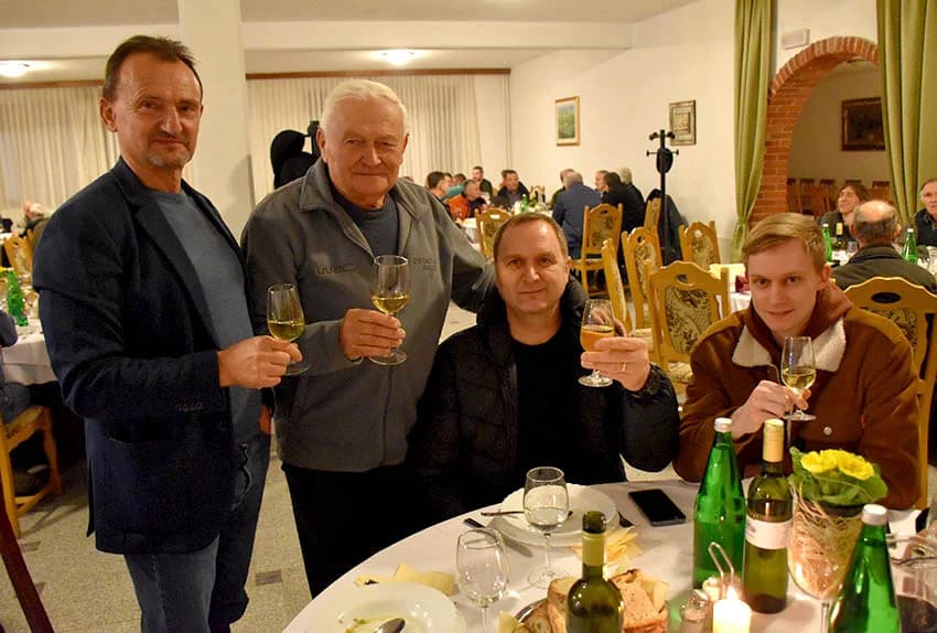 VINCELOVO KOD ENJINGIJA U HRNJEVCU: Brojni uzvanici slavili početak radova u vinogradu