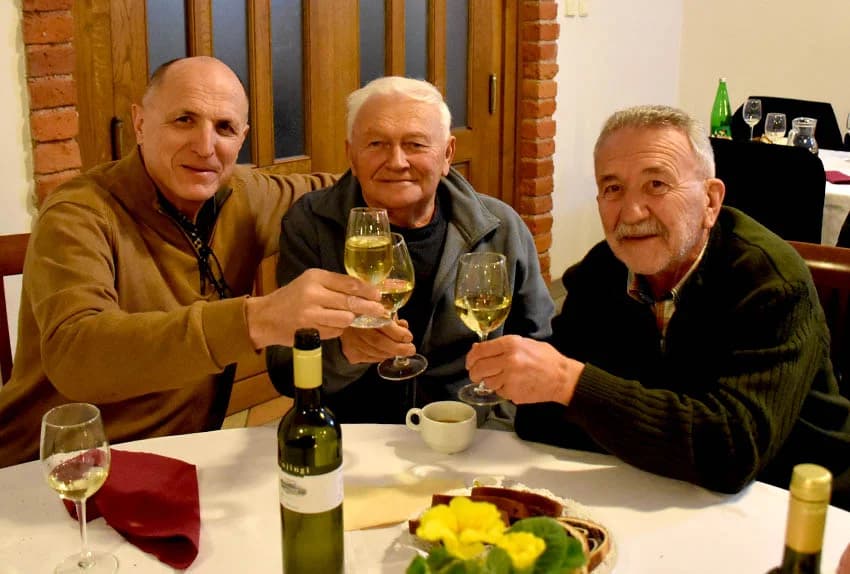 VINCELOVO KOD ENJINGIJA U HRNJEVCU: Brojni uzvanici slavili početak radova u vinogradu