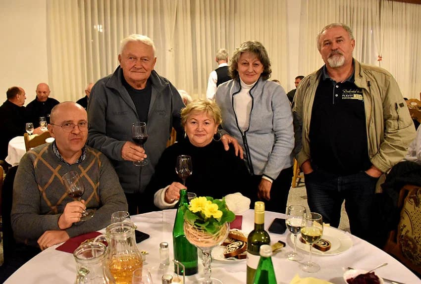 VINCELOVO KOD ENJINGIJA U HRNJEVCU: Brojni uzvanici slavili početak radova u vinogradu