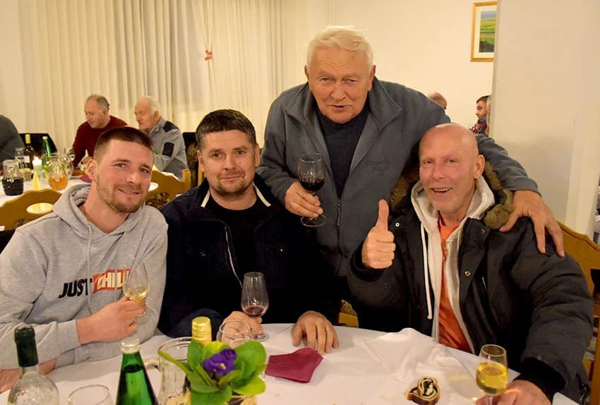 VINCELOVO KOD ENJINGIJA U HRNJEVCU: Brojni uzvanici slavili početak radova u vinogradu