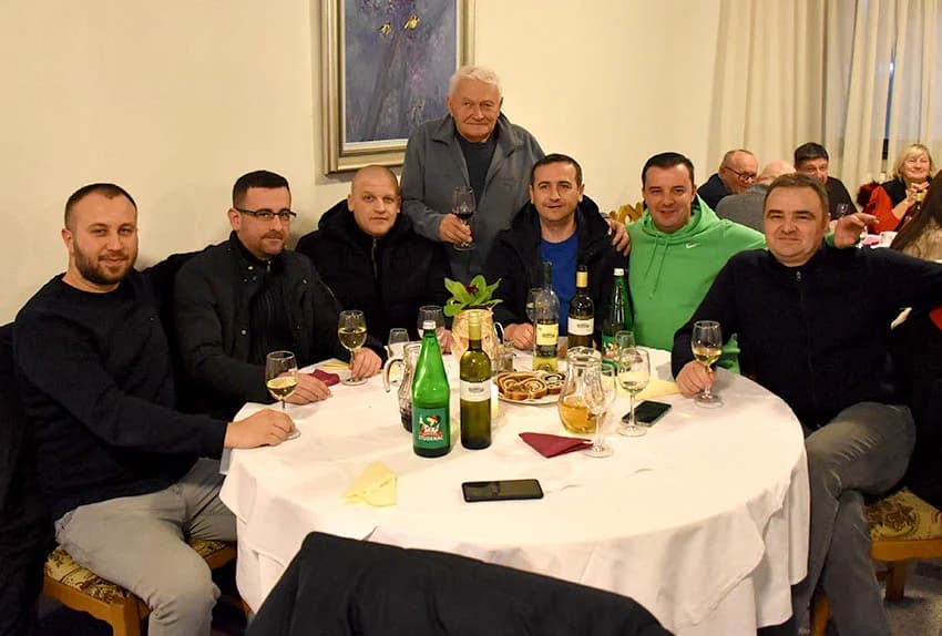 VINCELOVO KOD ENJINGIJA U HRNJEVCU: Brojni uzvanici slavili početak radova u vinogradu