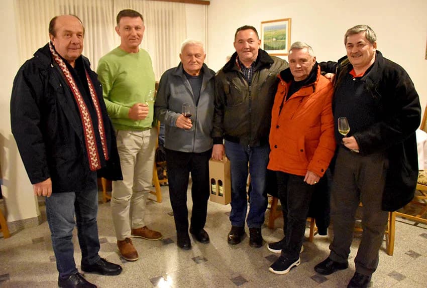 VINCELOVO KOD ENJINGIJA U HRNJEVCU: Brojni uzvanici slavili početak radova u vinogradu
