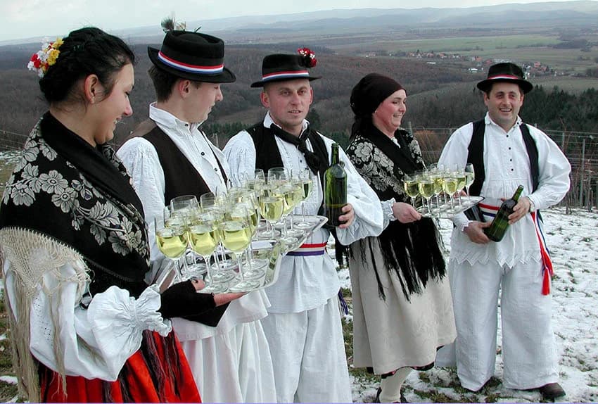 PRISJETIMO SE UZ FOTOGRAFIJE IZ TOG VREMENA: Prije 20 godina na Vincelovo Enver Moralić i službeno preuzeo Kombinat Kutjevo