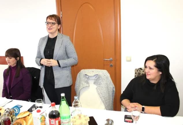 U POVODU BLAGDANA SV. FRANJE SALEŠKOG: Druženje novinara s gradonačelnicom Pleternice Marijom Šarić