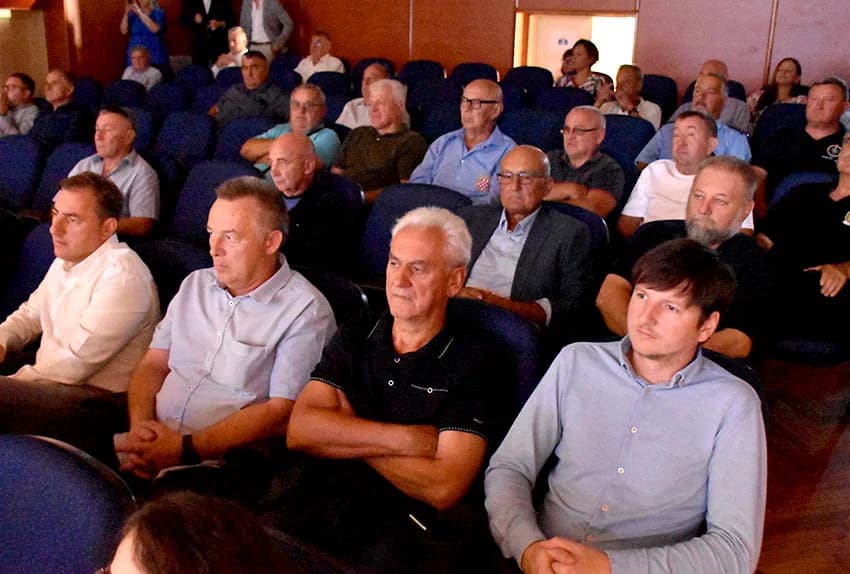 /FOTOGALERIJA/ Gradonačelnik Budimir kroz kviz „Tko želi biti milijunaš“ prezentirao rezultate rada na svečanoj sjednici Gradskog vijeća Kutjeva