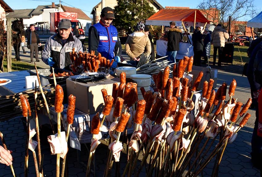 VETOVAČKO VINCELOVO: Uz orezano trsje, odabrana vina i domaće delicije Ivan Štivić i tamburaši razveselili stotine posjetitelja
