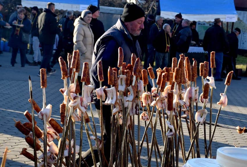 VETOVAČKO VINCELOVO: Uz orezano trsje, odabrana vina i domaće delicije Ivan Štivić i tamburaši razveselili stotine posjetitelja