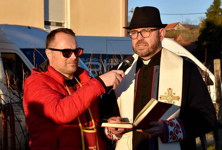 VETOVAČKO VINCELOVO: Uz orezano trsje, odabrana vina i domaće delicije Ivan Štivić i tamburaši razveselili stotine posjetitelja