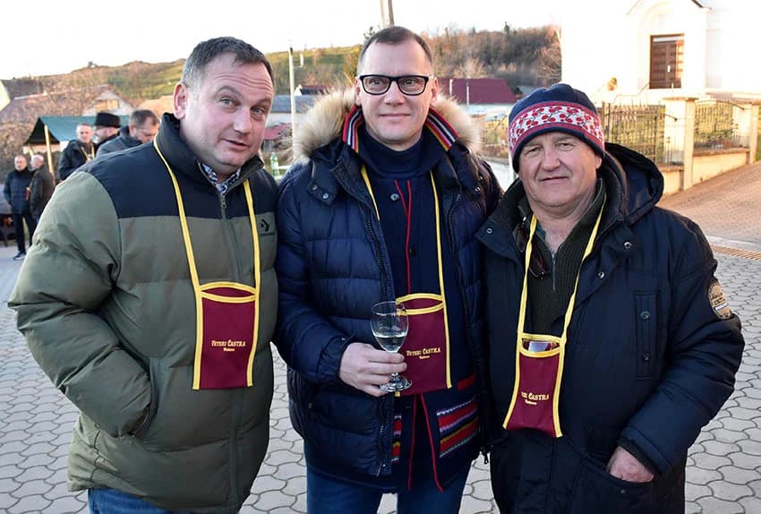 VETOVAČKO VINCELOVO: Uz orezano trsje, odabrana vina i domaće delicije Ivan Štivić i tamburaši razveselili stotine posjetitelja