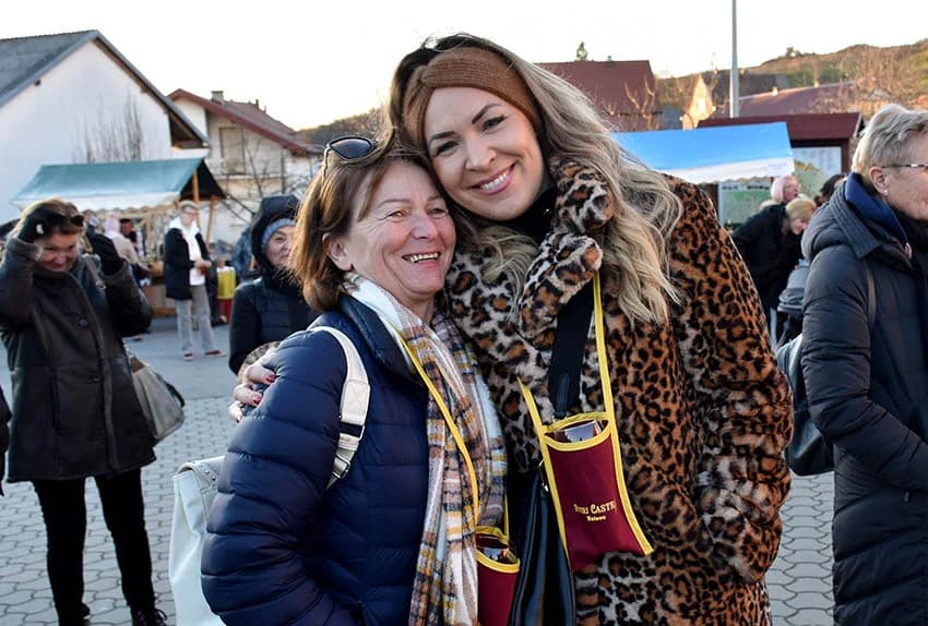 VETOVAČKO VINCELOVO: Uz orezano trsje, odabrana vina i domaće delicije Ivan Štivić i tamburaši razveselili stotine posjetitelja