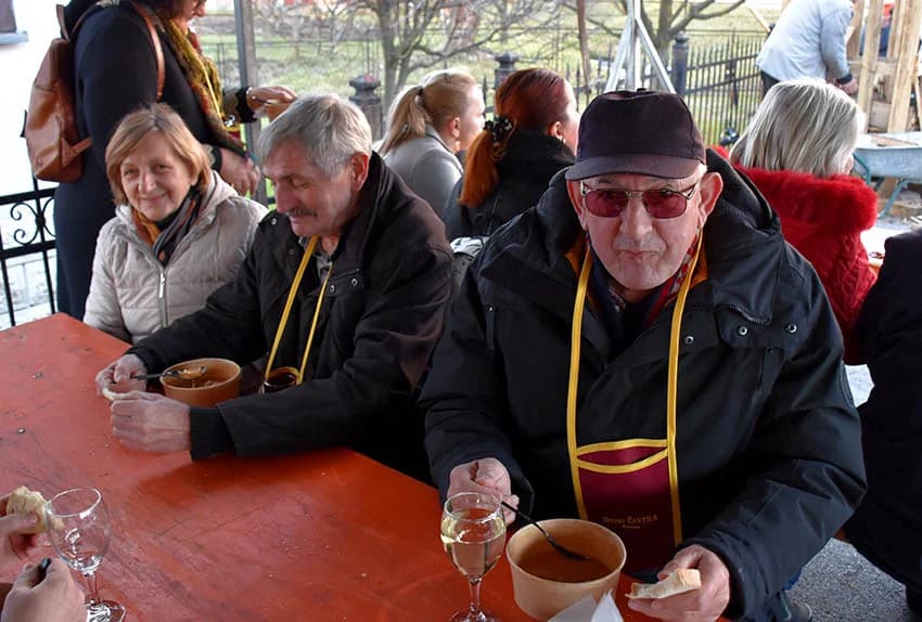 VETOVAČKO VINCELOVO: Uz orezano trsje, odabrana vina i domaće delicije Ivan Štivić i tamburaši razveselili stotine posjetitelja