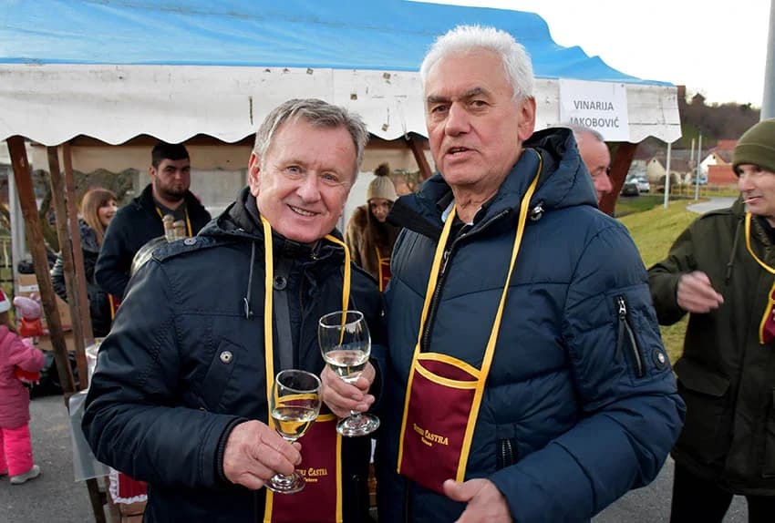 VETOVAČKO VINCELOVO: Uz orezano trsje, odabrana vina i domaće delicije Ivan Štivić i tamburaši razveselili stotine posjetitelja