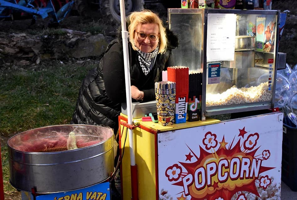 VETOVAČKO VINCELOVO: Uz orezano trsje, odabrana vina i domaće delicije Ivan Štivić i tamburaši razveselili stotine posjetitelja