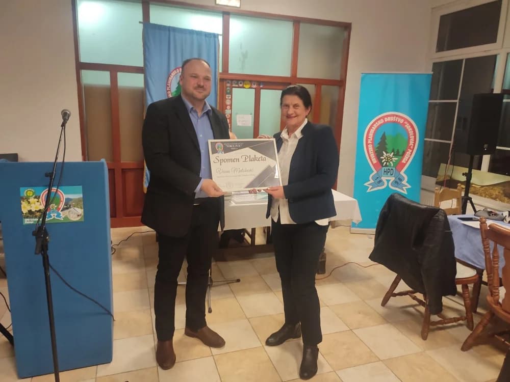 SKUPŠTINA HPD SOKOLOVAC:  Četrnaest planinara primilo spomen plakete za doprinos razvoju planinarstva