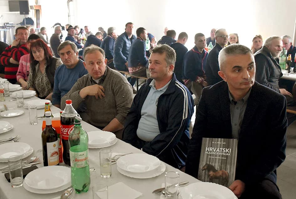 SKUPŠTINA KONJOGOJSKE UDRUGE VALLIS AUREA: Konjogojci imali niz  nastupa na priredbama i izložbama, a najavljuju povratak vožnje kočijom
