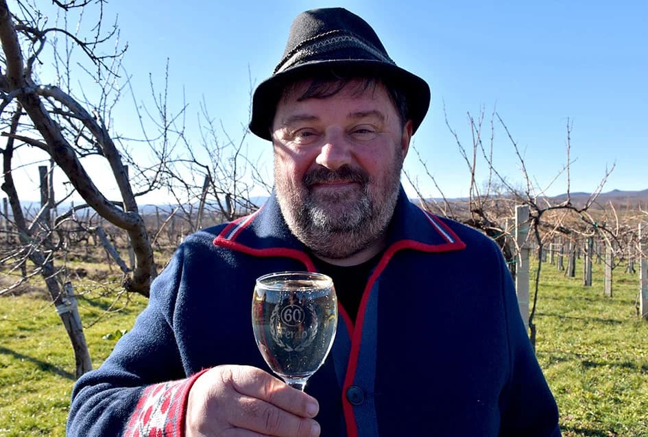 I TO SE DOGODILO U UDRUZI „VINO-KAP“ IZ KAPTOLA: Dugogodišnji predsjednik Novak postao napokon i vinogradar