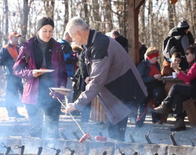 /FOTOGALERIJA/ Zimski vincelovski pohod do Starca i Viškovačkog grada