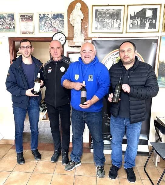 [FOTO] Pobjednik Pejo Martić iz Šahovskog kluba „Brestovac“