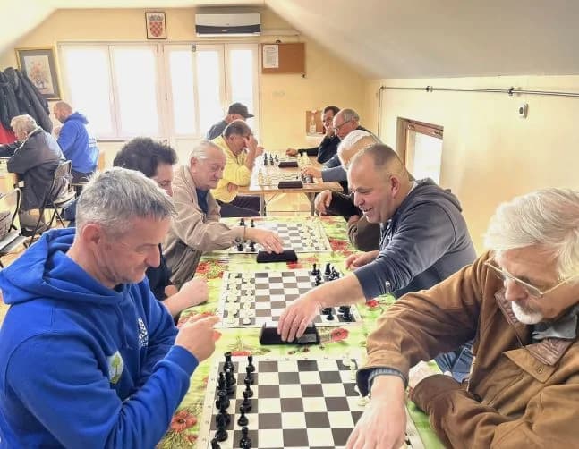 [FOTO] Pobjednik Pejo Martić iz Šahovskog kluba „Brestovac“