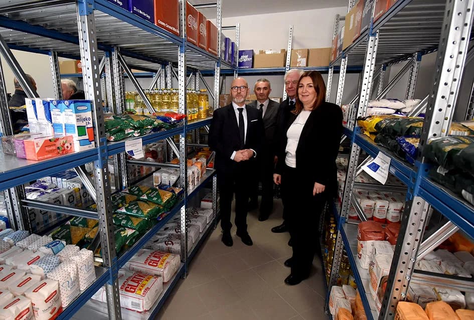 BANKA HRANE: Donacije prehrambenih proizvoda  – pomoć potrebitima i očuvanje okoliša