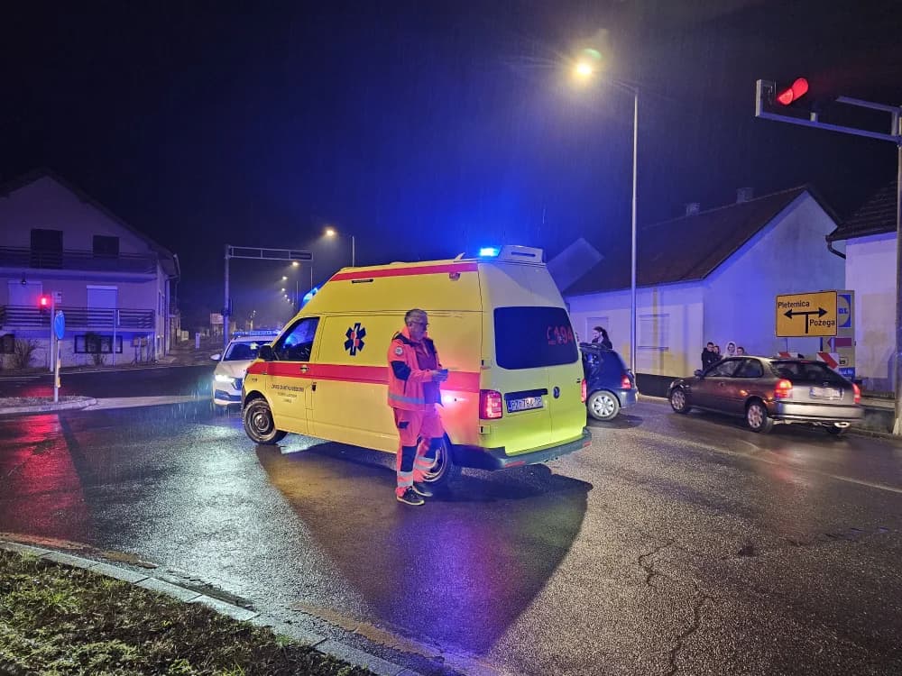 Jedna osoba ozlijeđena u prometnoj nesreći u Vidovcima