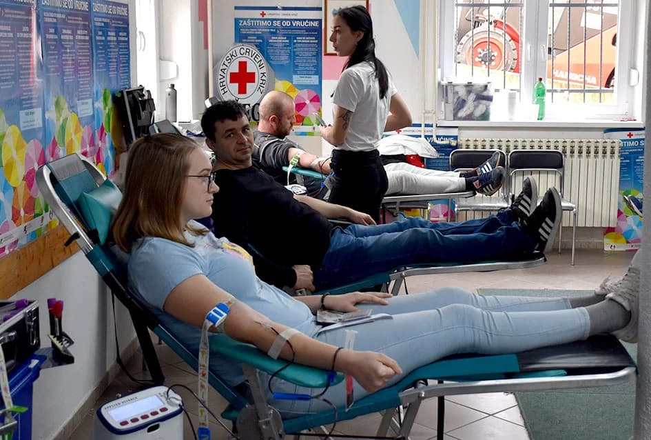 TRODNEVNA AKCIJA DARIVANJA KRVI U POŽEŠKOM CRVENOM KRIŽU: Odaziv izuzetan, sve više žena