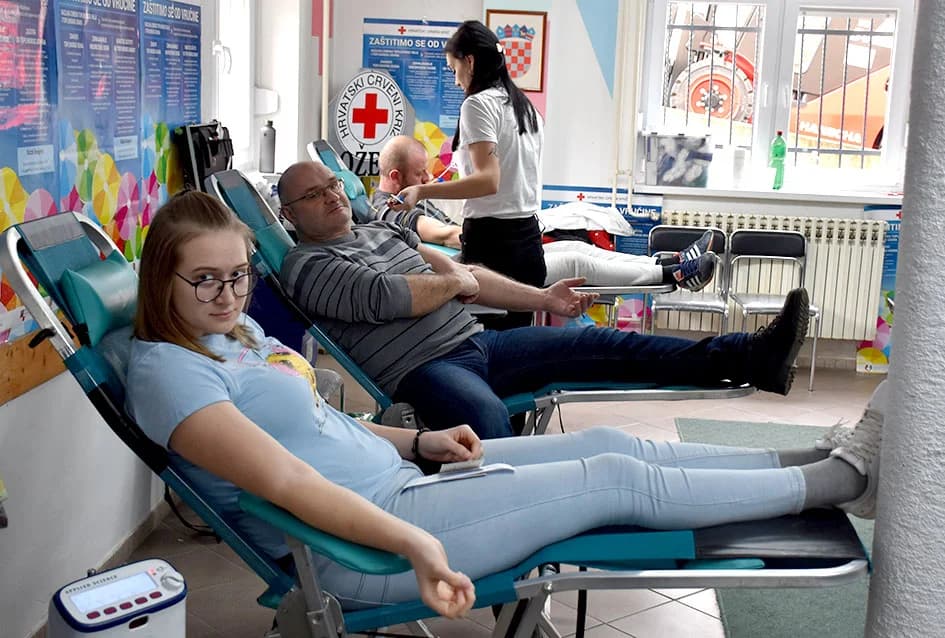 TRODNEVNA AKCIJA DARIVANJA KRVI U POŽEŠKOM CRVENOM KRIŽU: Odaziv izuzetan, sve više žena