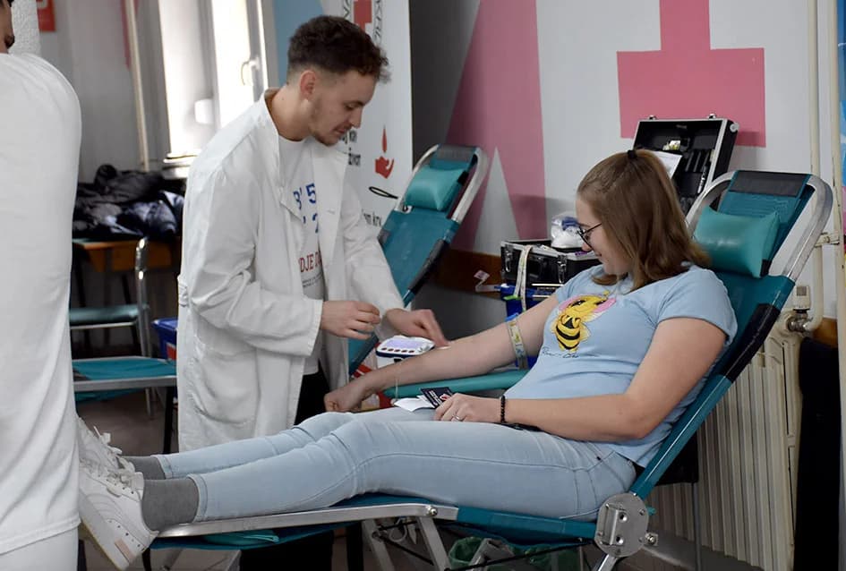 TRODNEVNA AKCIJA DARIVANJA KRVI U POŽEŠKOM CRVENOM KRIŽU: Odaziv izuzetan, sve više žena